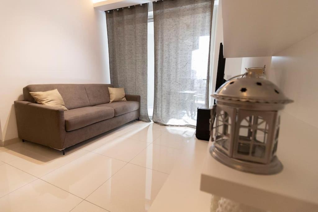 Lovely Modern 1 Bedroom Apartment In San Ġwann Zewnętrze zdjęcie