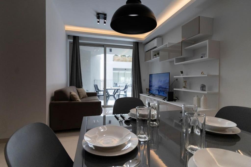 Lovely Modern 1 Bedroom Apartment In San Ġwann Zewnętrze zdjęcie
